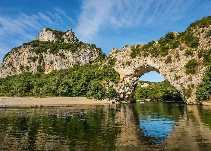 Дом отдыха Lovely In With Wifi